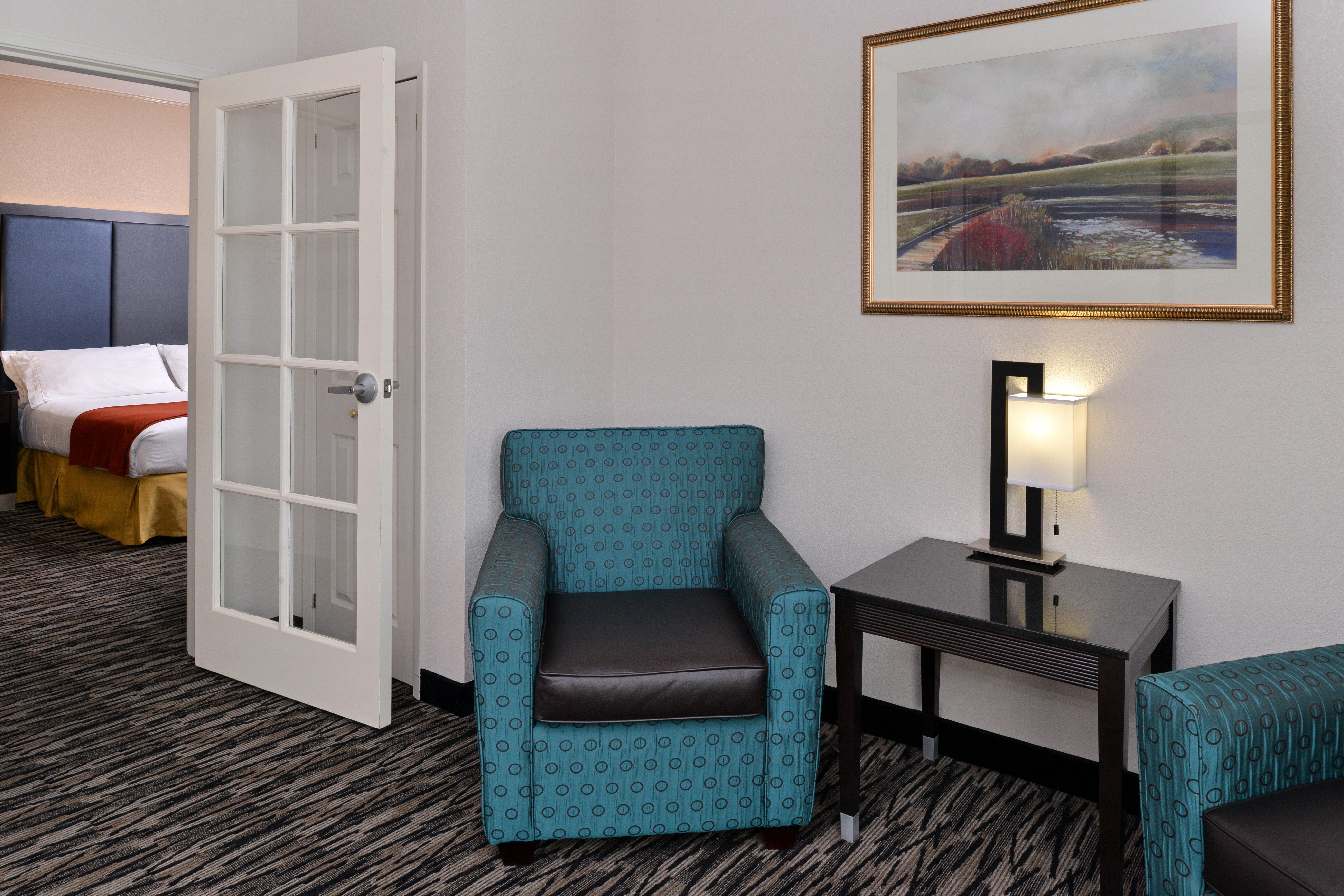 Holiday Inn Express & Suites Tacoma South - Lakewood By Ihg Eksteriør bilde