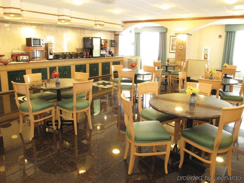 Holiday Inn Express & Suites Tacoma South - Lakewood By Ihg Restaurant bilde