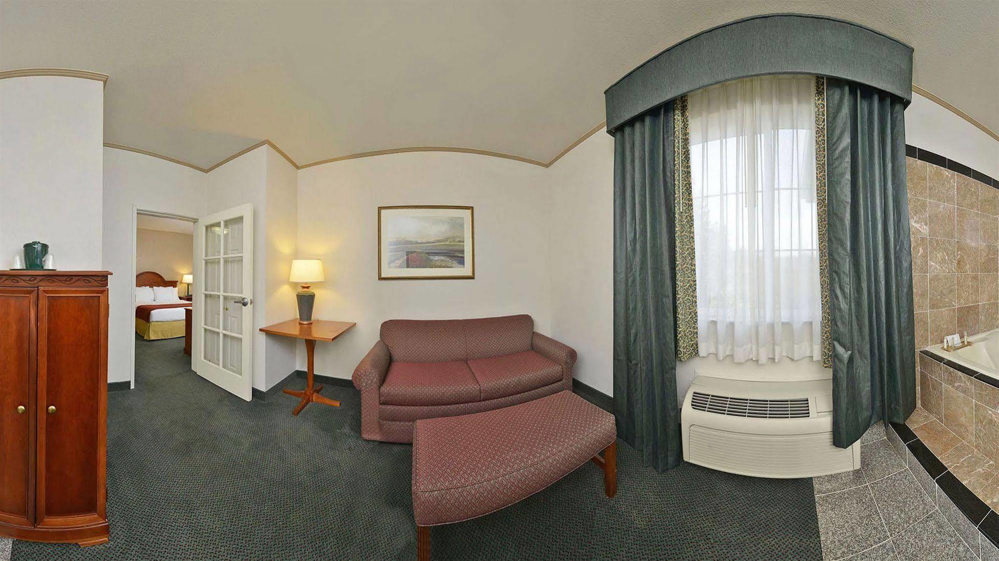Holiday Inn Express & Suites Tacoma South - Lakewood By Ihg Eksteriør bilde
